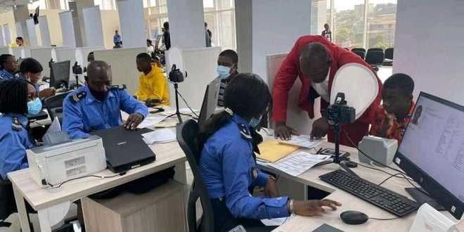 Users report hassles with Cameroon biometric visa portal ...